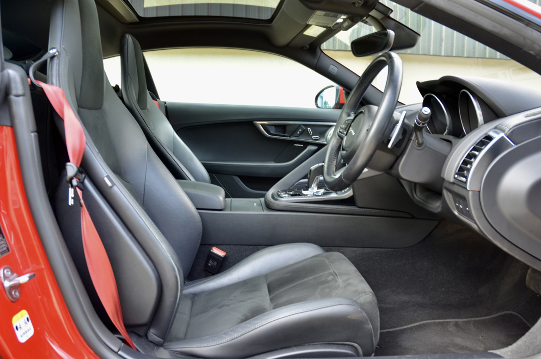 Jaguar F-Type V6 R Dynamic Auto gallery image 28