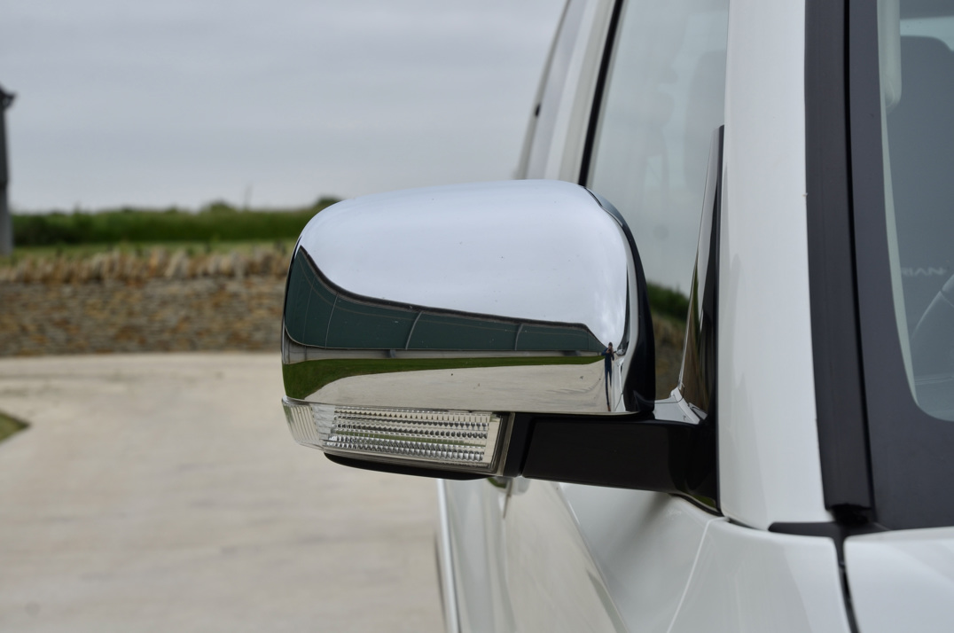 Mitsubishi Shogun 3.2 DI-D Barbarian Auto SWB gallery image 17