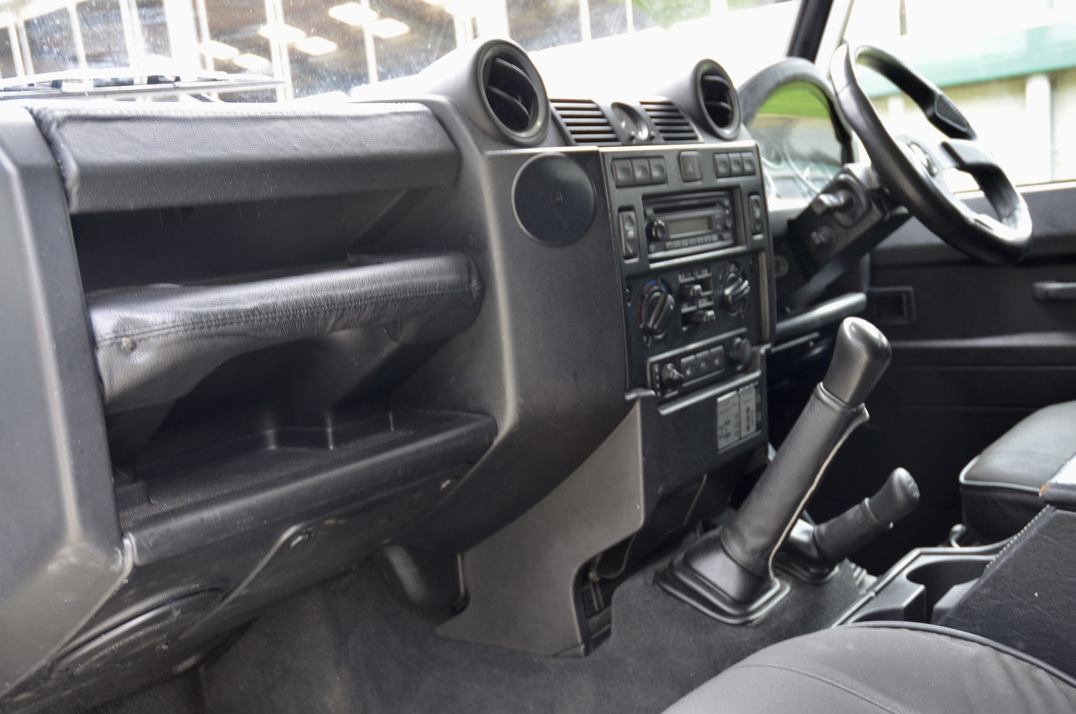 Land Rover Defender 110 XS SW / LWB. gallery image 28