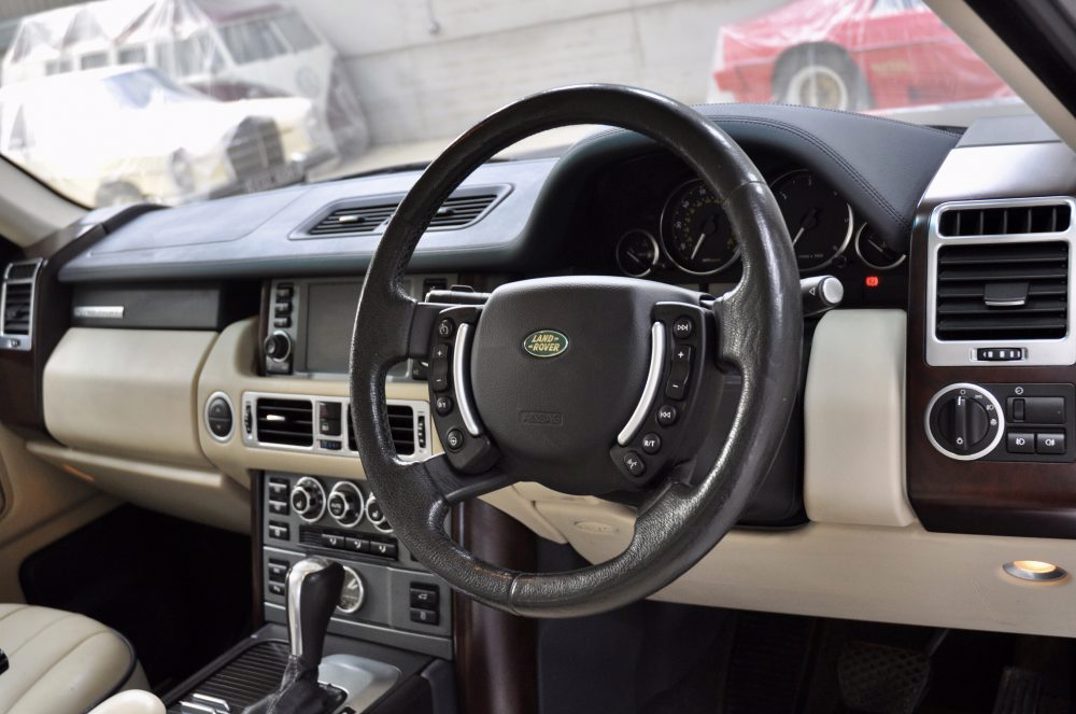 Range Rover Vogue TDV8 gallery image 15