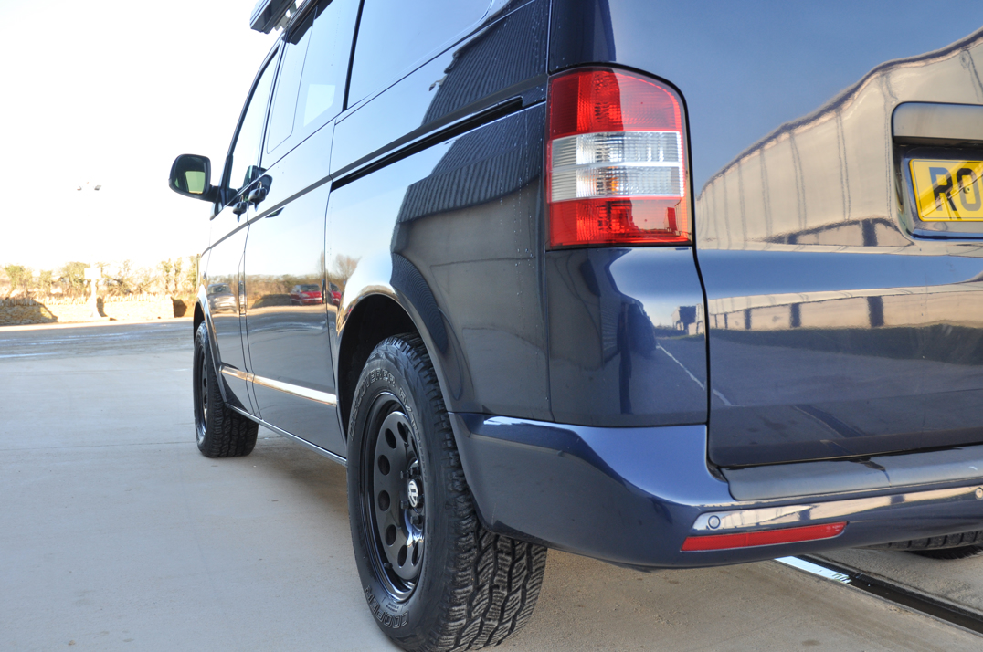 Volkswagen T5 4 Motion Kombi / Camper gallery image 10