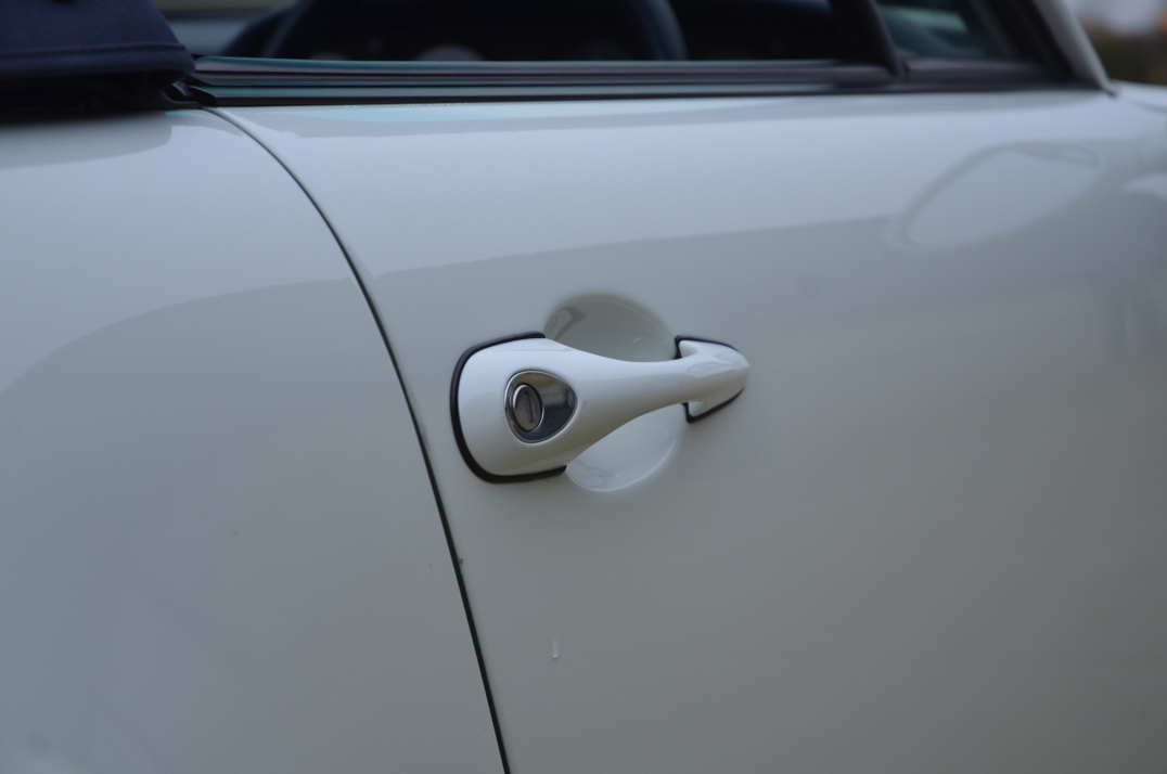 Porsche 911 (993) Carrera 3.6 Manual Cabriolet. gallery image 22