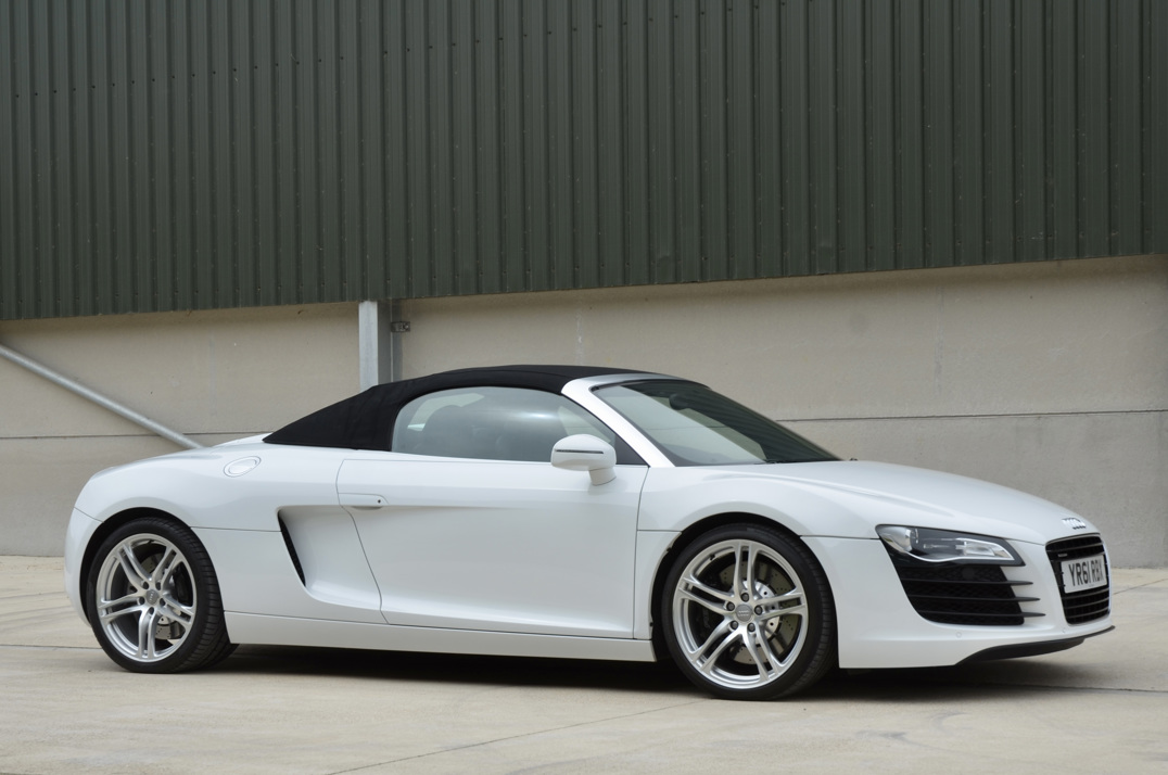 Audi R8 Spyder V8 Manul . gallery image 6