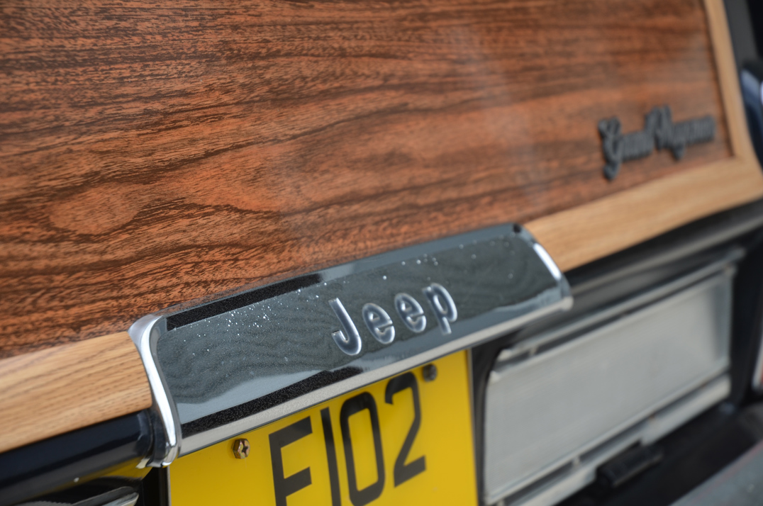Jeep Grand Wagoneer 5.900cc V8 Auto gallery image 31