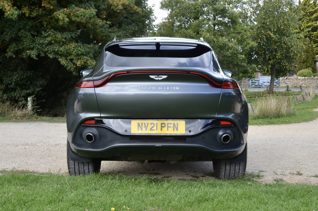 Aston Martin DBX 4.0 V8. gallery image 6