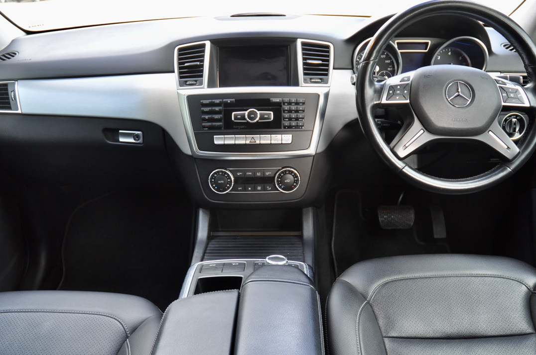 Mercedes ML 350D Bluetech gallery image 18