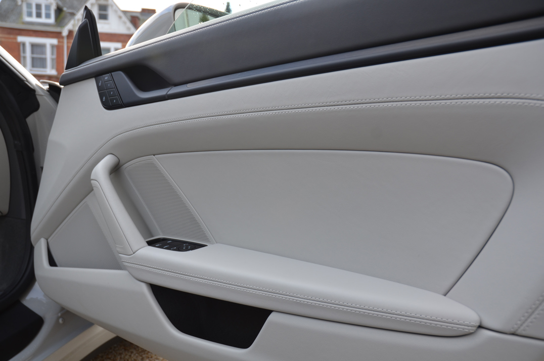 Porsche 911 Carrera 4 GTS Cabriolet gallery image 33