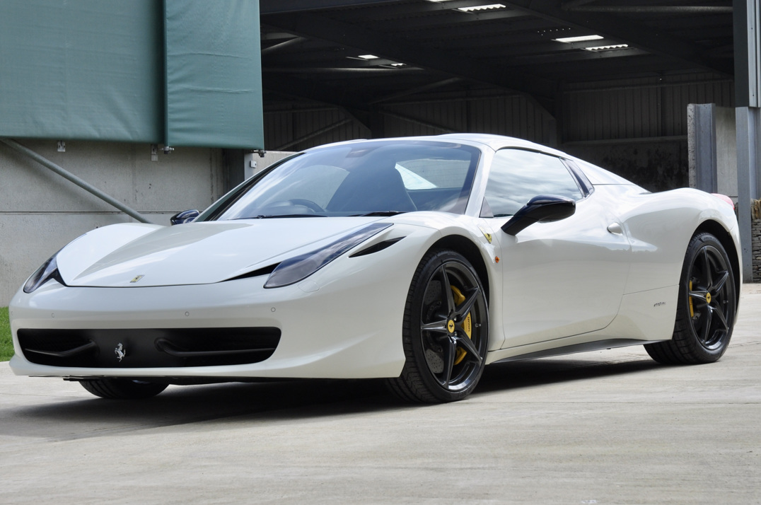 Ferrari 458 Spider DCT gallery image 2