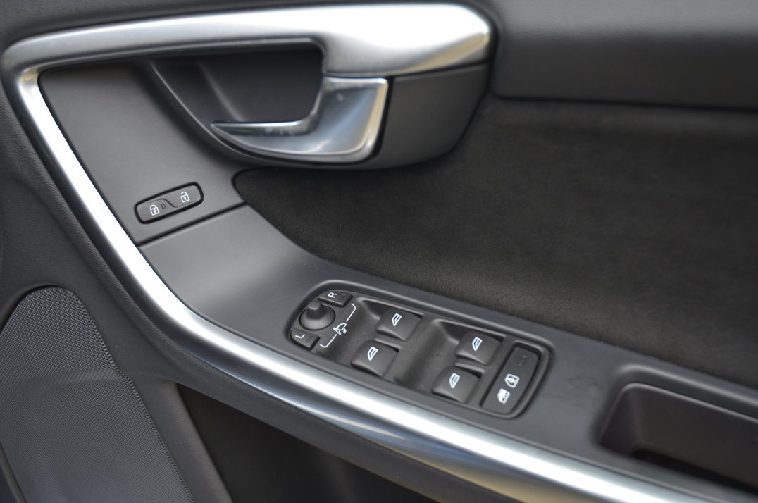 Volvo V60 Polestar T6 AWD Auto Estate gallery image 38