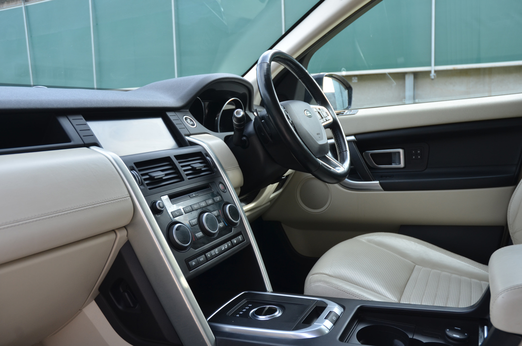 Land Rover Discovery Sport TD4 HSE Luxury. gallery image 31