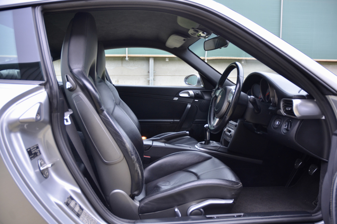 Porsche 911 Carrera 4s Manual gallery image 26