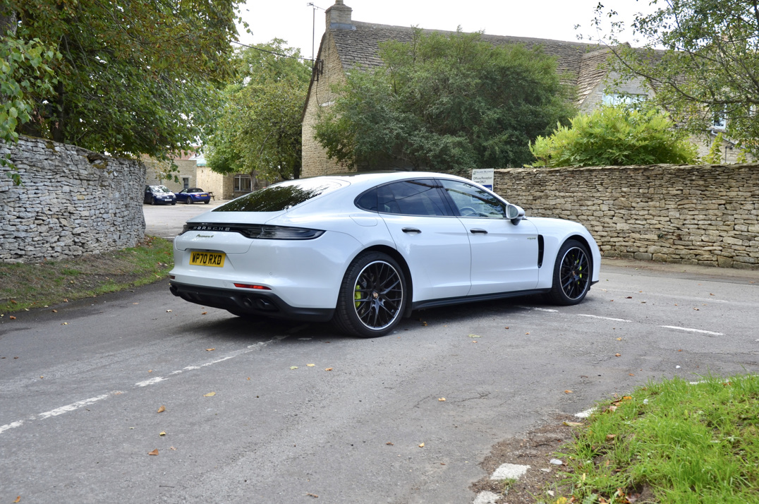 Porsche Panamera 2.9 V6 E-Hybrid 17.9KW Gen 2.2 gallery image 4