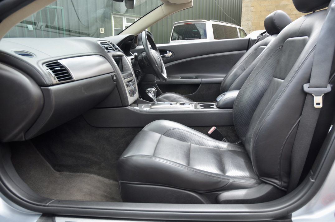 Jaguar XKR 4.2 Auto Convertible gallery image 36