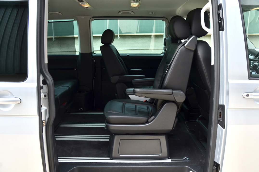 Volkswagen T-6 Transporter 2.0Ltr Caravelle SE TSI BMT Sport Line. gallery image 43