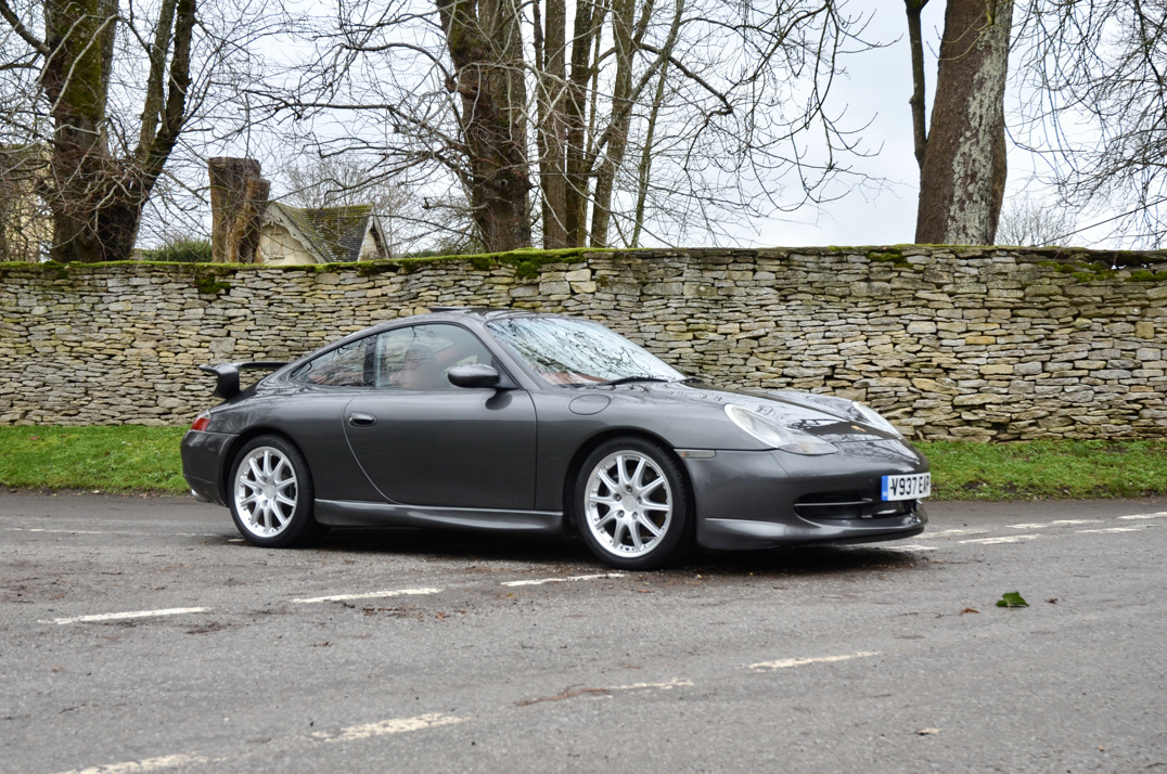 Porsche 911 Carrera with factory Aero kit. gallery image 4
