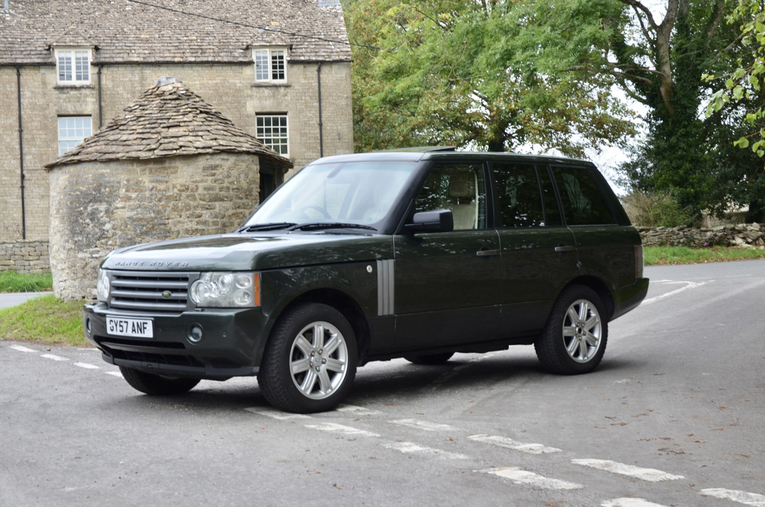 Land Rover Range Rover Vogue TDV8 gallery image 1