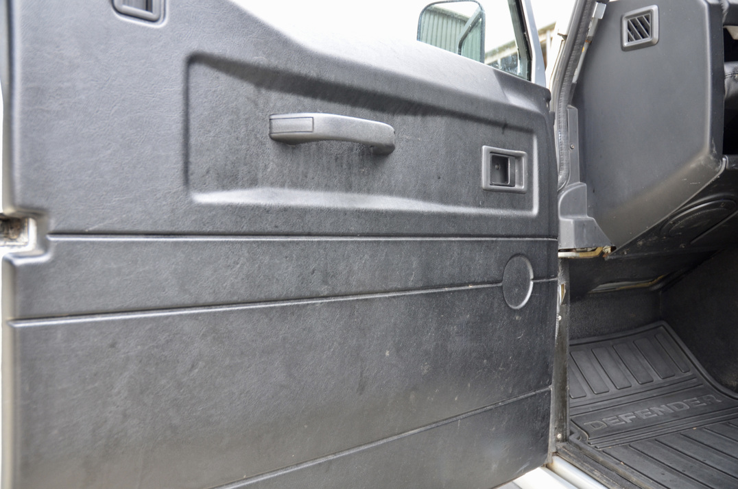 Land Rover Defender 110 XS SW / LWB. gallery image 31