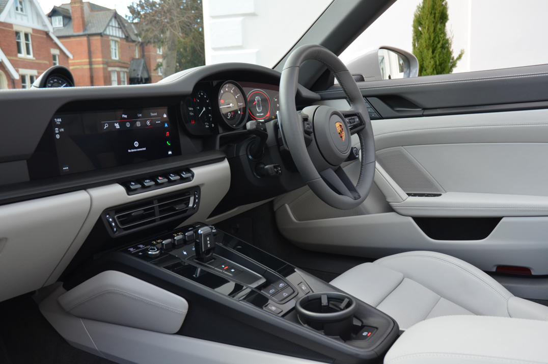 Porsche 911 Carrera 4 GTS Cabriolet gallery image 54