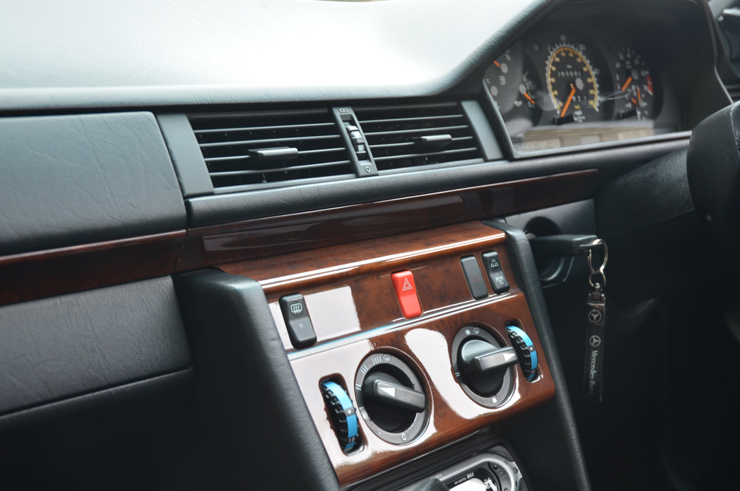 Mercedes E220 Cabriolet Sport Line gallery image 47