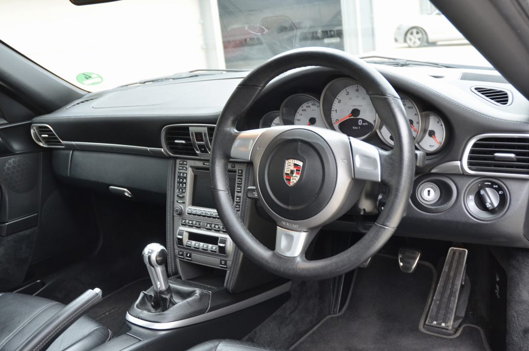 Porsche 911 Carrera S Coupe gallery image 28