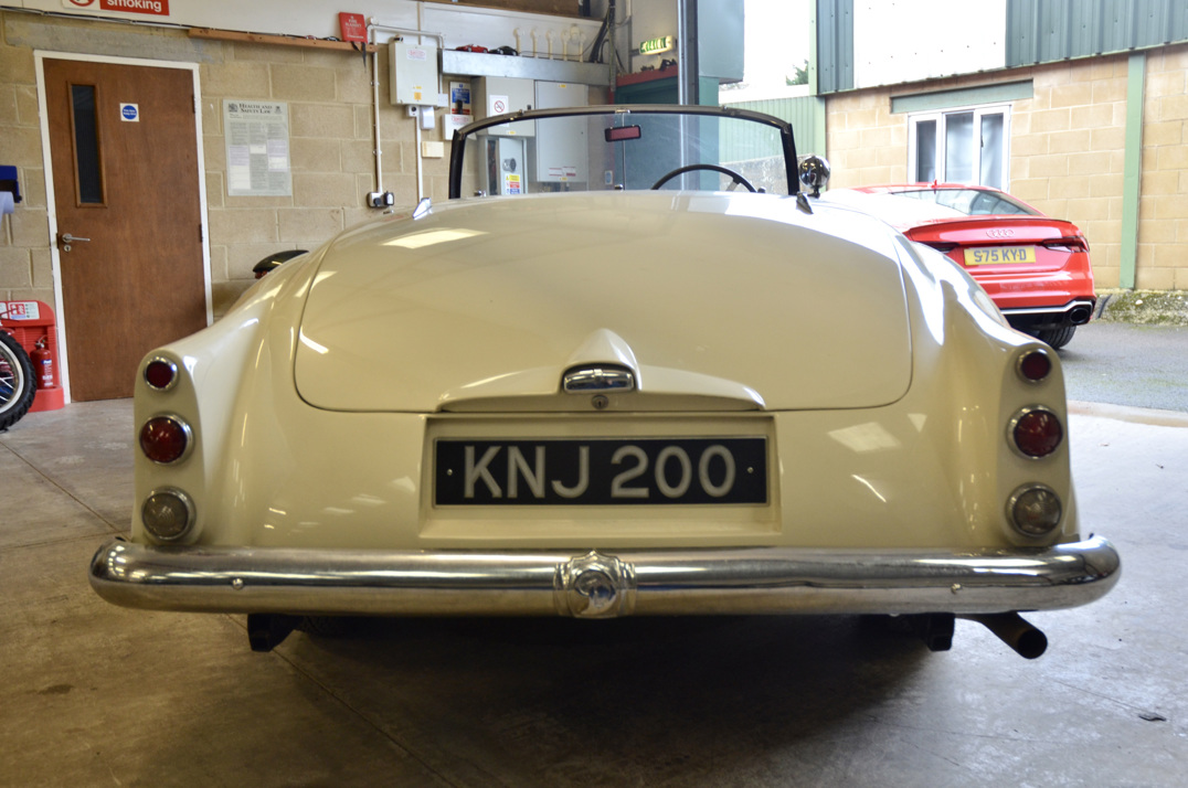 Daimler Conquest Roadster gallery image 7