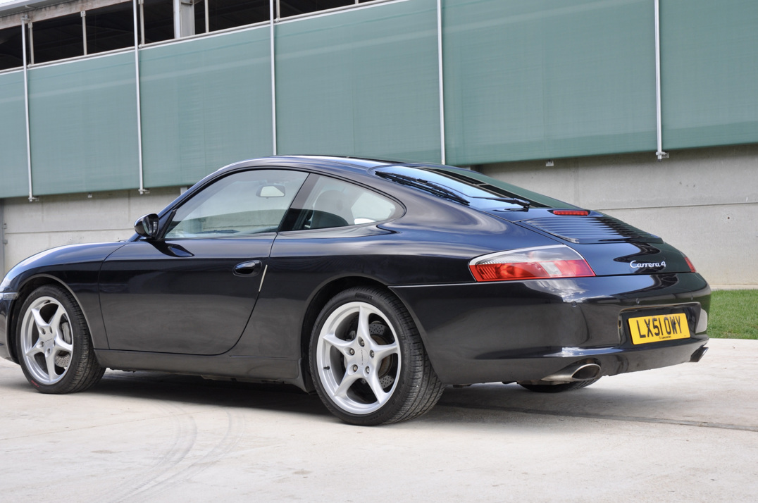 Porsche 911 996 Carrera 4 gallery image 10