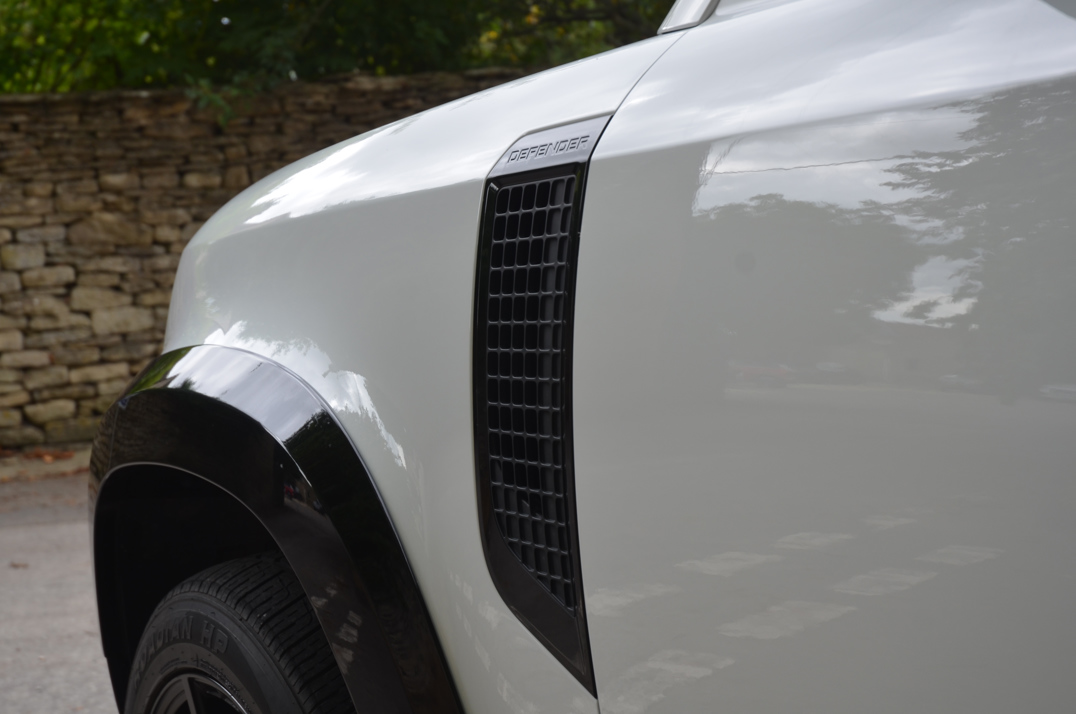 Land Rover Defender 90 3.0 250M MHEV Urban Edition gallery image 23