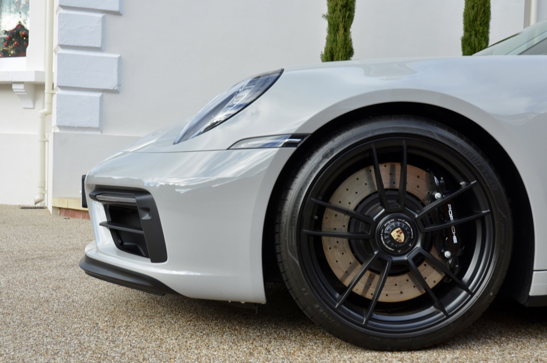 Porsche 911 Carrera 4 GTS Cabriolet gallery image 18