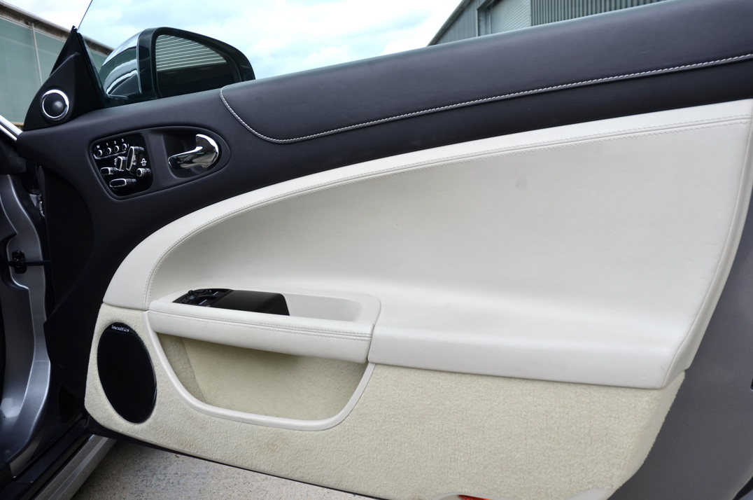 Jaguar XK 5.0 Portfolio Auto gallery image 33