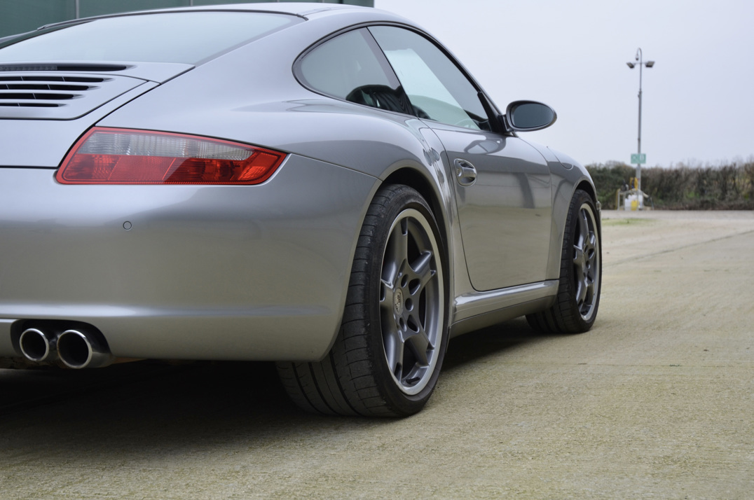 Porsche 911 Carrera 4s Manual gallery image 12