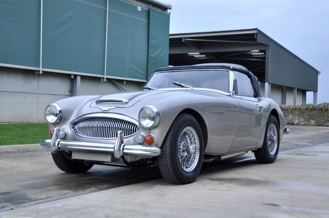 Austin Healey 3000 MIII BJ8 Convertible gallery image 2