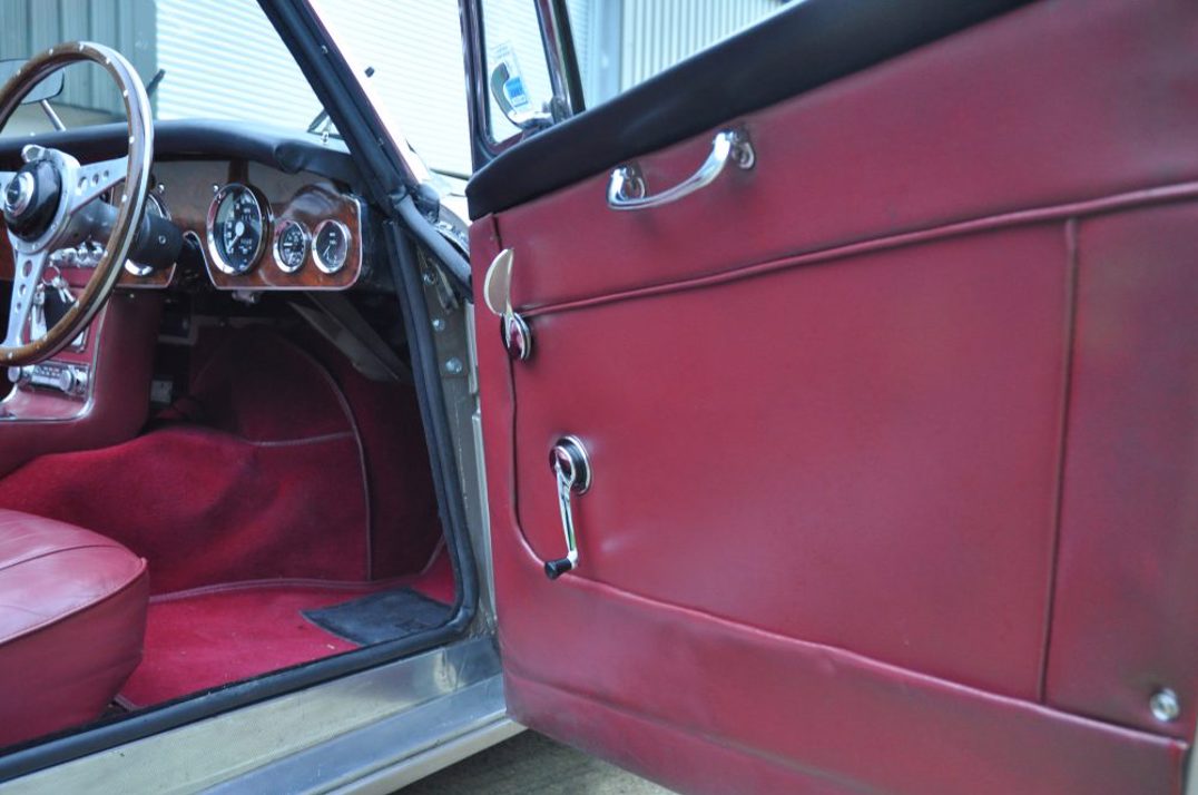 Austin Healey 3000 MIII BJ8 Convertible gallery image 28