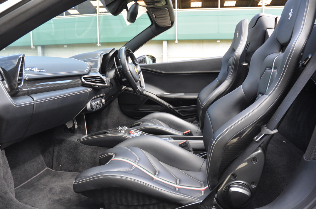 Ferrari 458 Spider DCT gallery image 32