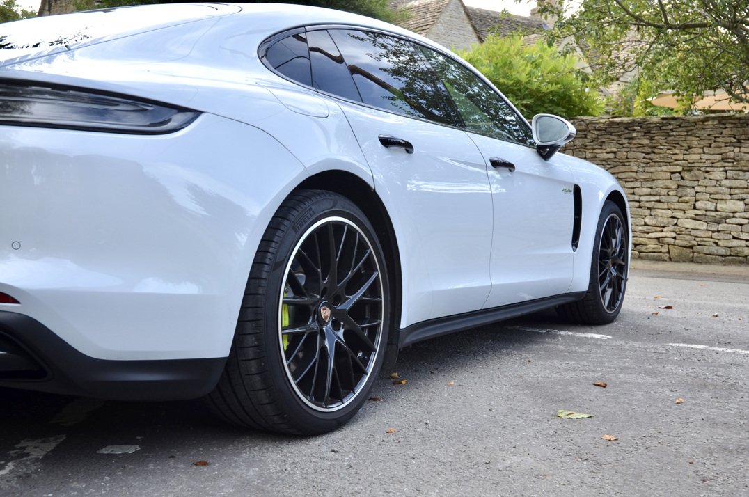 Porsche Panamera 2.9 V6 E-Hybrid 17.9KW Gen 2.2 gallery image 12