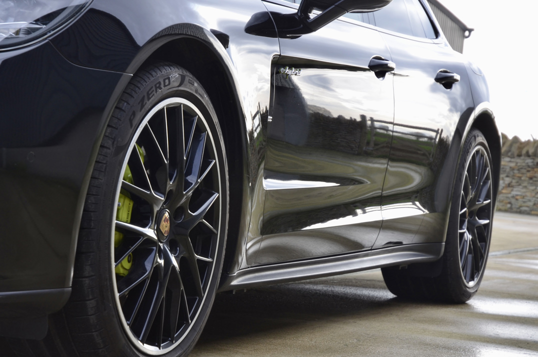 Porsche Panamera 4 V6 Sport Turismo 5dr Petrol Plug-in Hybrid PDK 4WD. gallery image 12