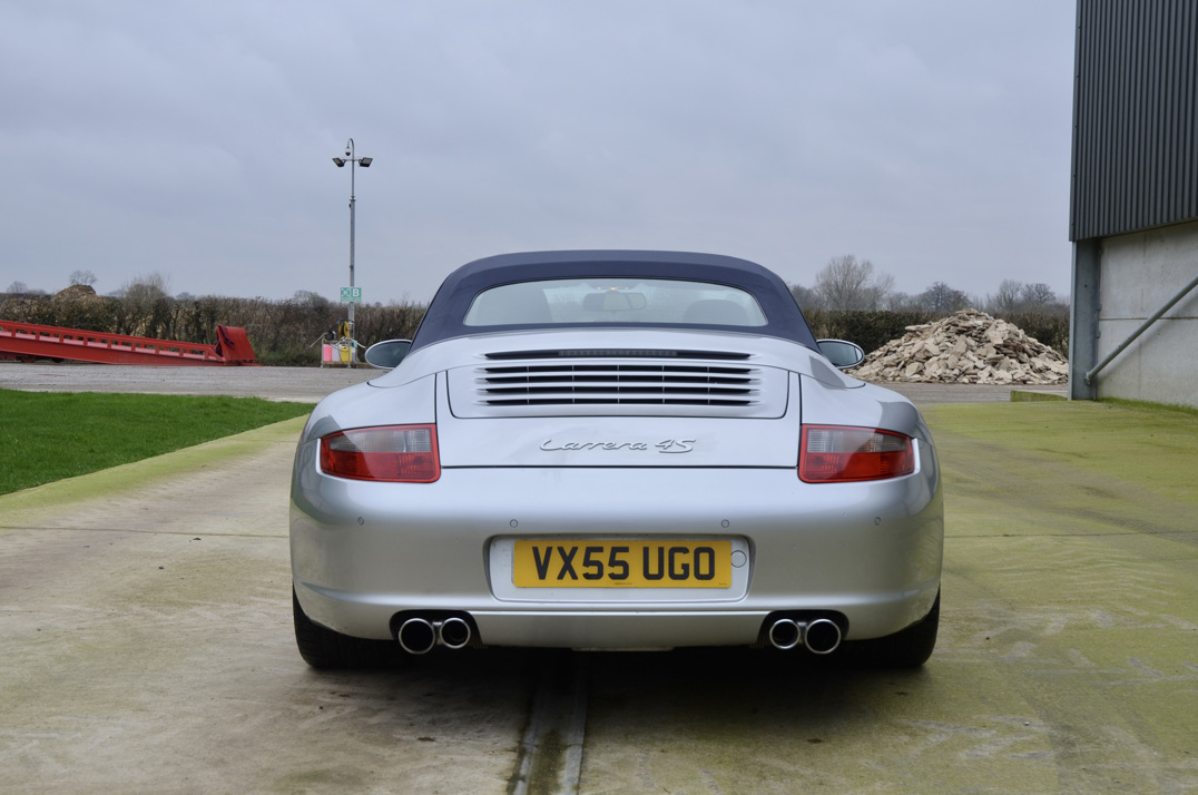 Porsche Carrera 911 C4S Cabriolet Manual. gallery image 3