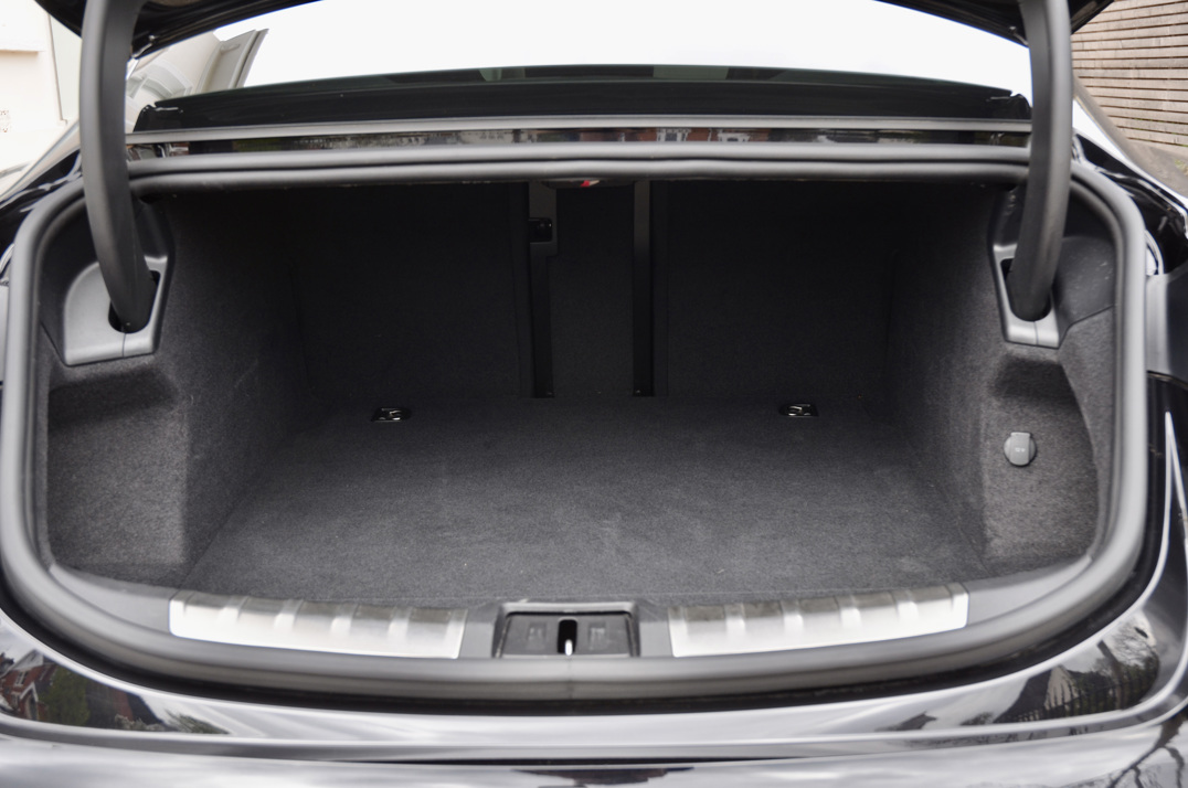 Porsche Taycan Turbo S gallery image 76