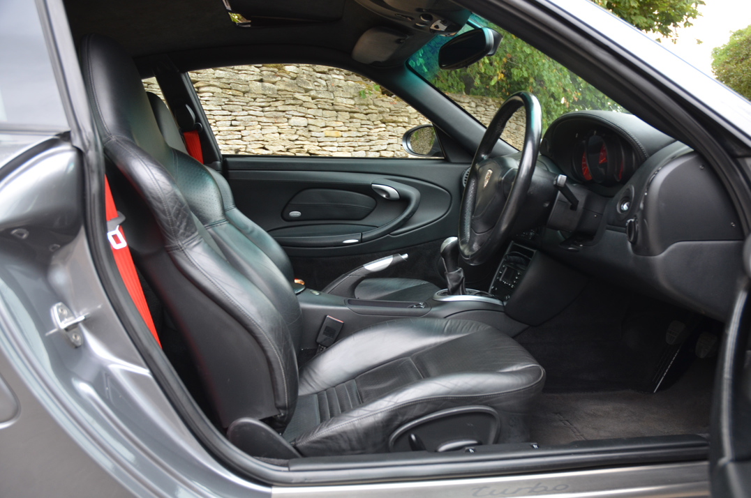 Porsche 911 (996) Turbo manual gallery image 35