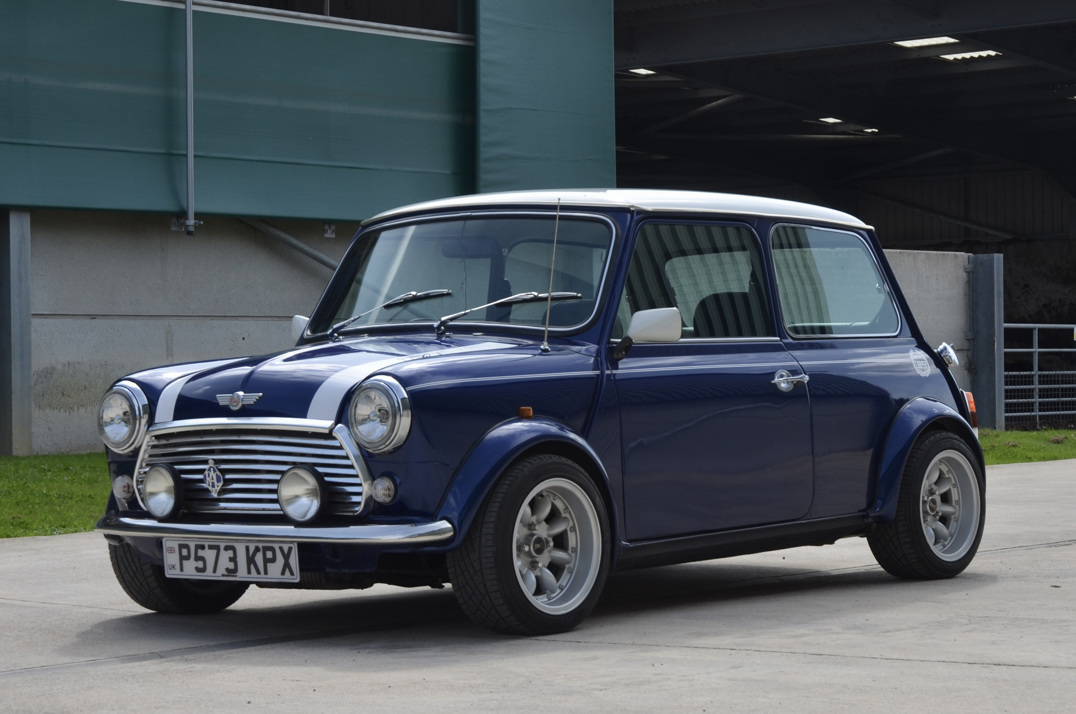 Mini Cooper gallery image 1