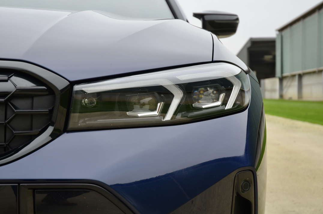 BMW - M340D MHEV X Drive Touring. gallery image 21