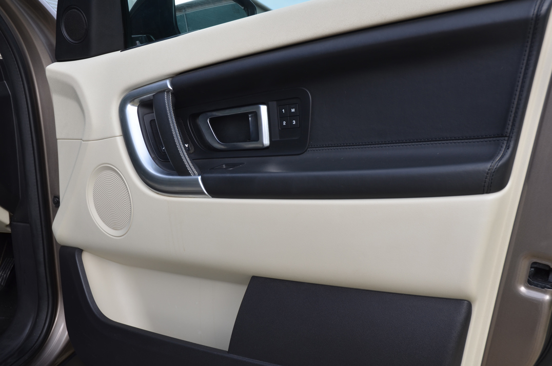 Land Rover Discovery Sport TD4 HSE Luxury. gallery image 24