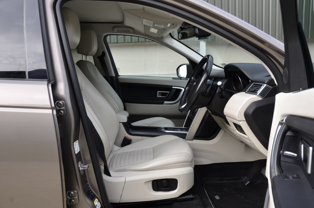 Land Rover Discovery Sport TD4 HSE Luxury. gallery image 25