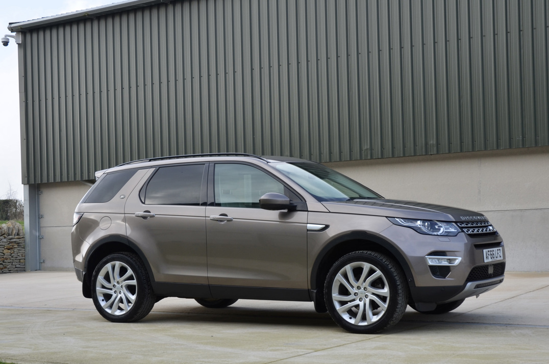 Land Rover Discovery Sport TD4 HSE Luxury. gallery image 5