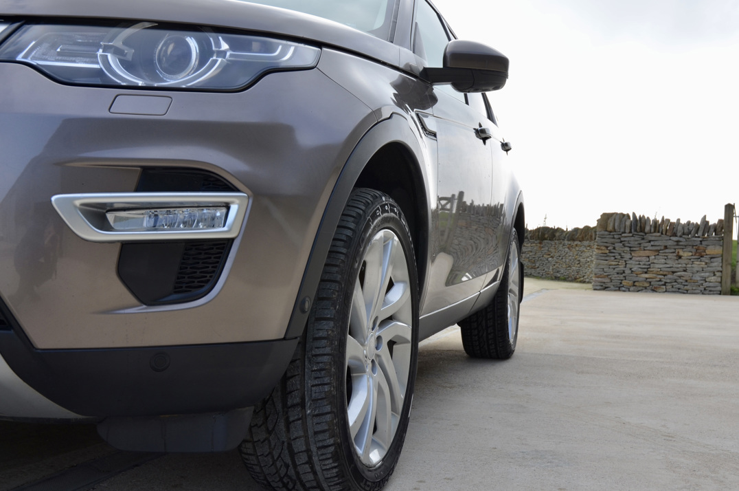 Land Rover Discovery Sport TD4 HSE Luxury. gallery image 12