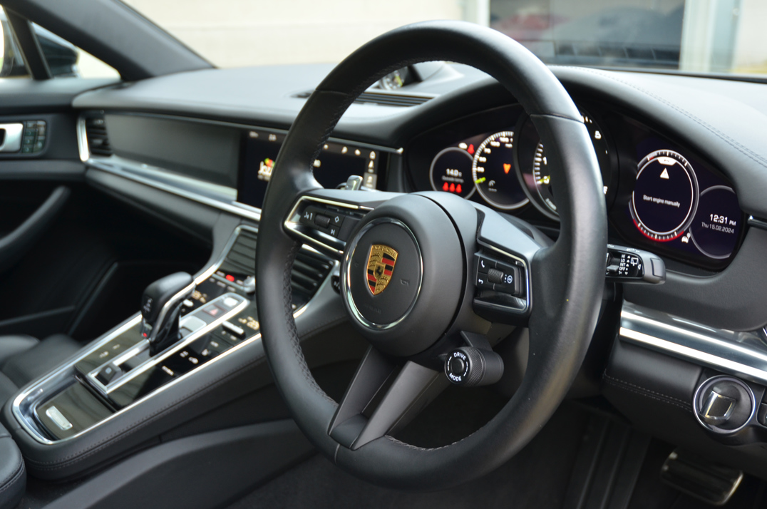 Porsche Panamera 4 V6 Sport Turismo 5dr Petrol Plug-in Hybrid PDK 4WD. gallery image 53