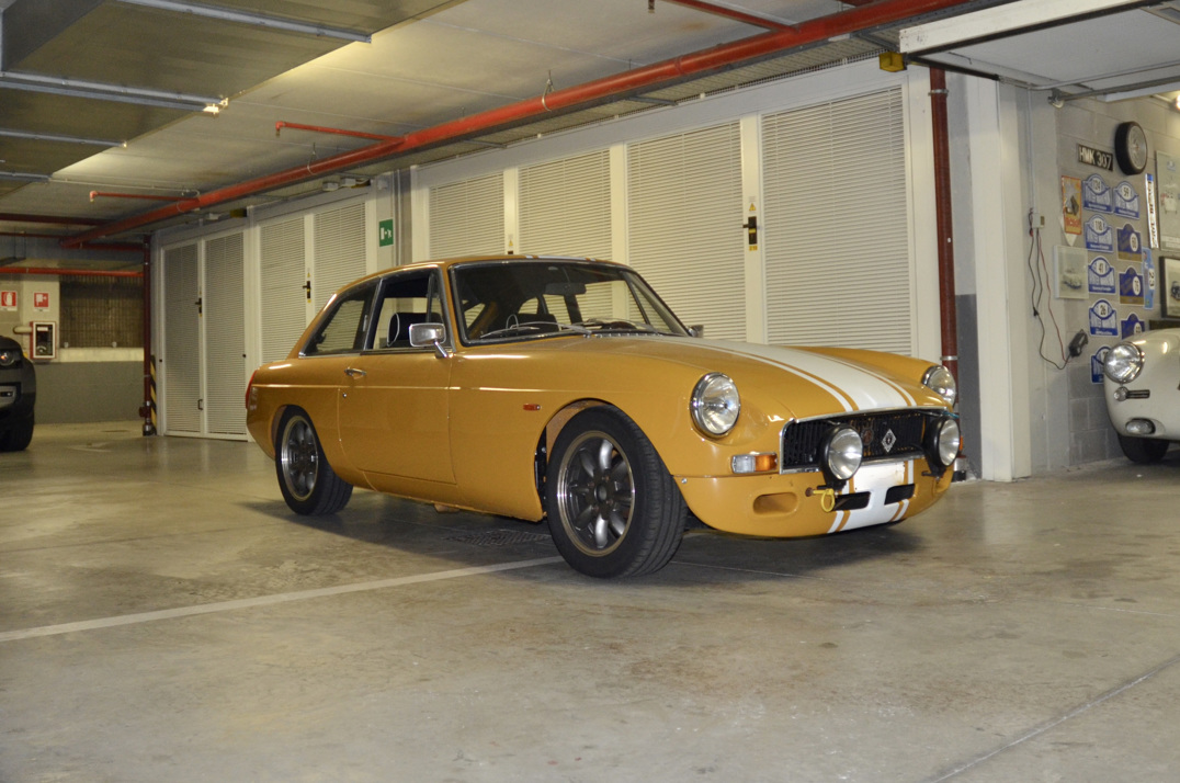 MGB GT gallery image 2
