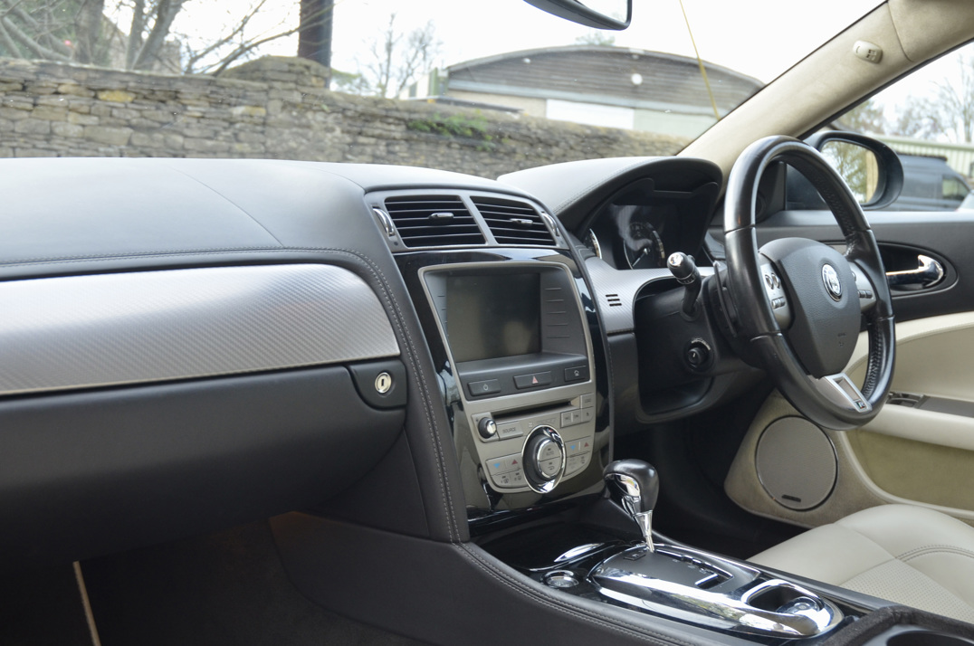 Jaguar XKR 4.2 Sports Coupe gallery image 41