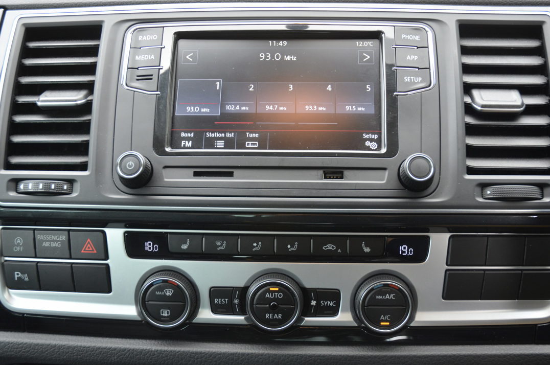 Volkswagen T-6 Transporter 2.0Ltr Caravelle SE TSI BMT Sport Line. gallery image 40