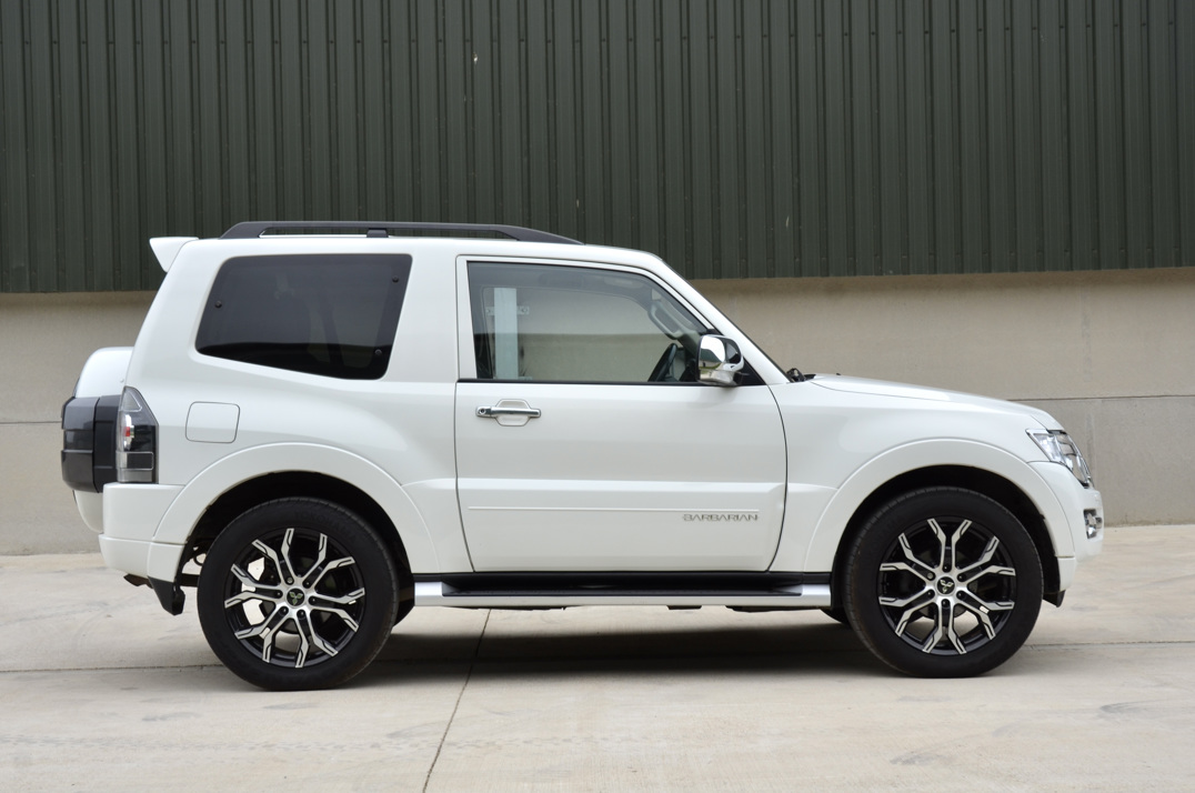 Mitsubishi Shogun 3.2 DI-D Barbarian Auto SWB gallery image 5