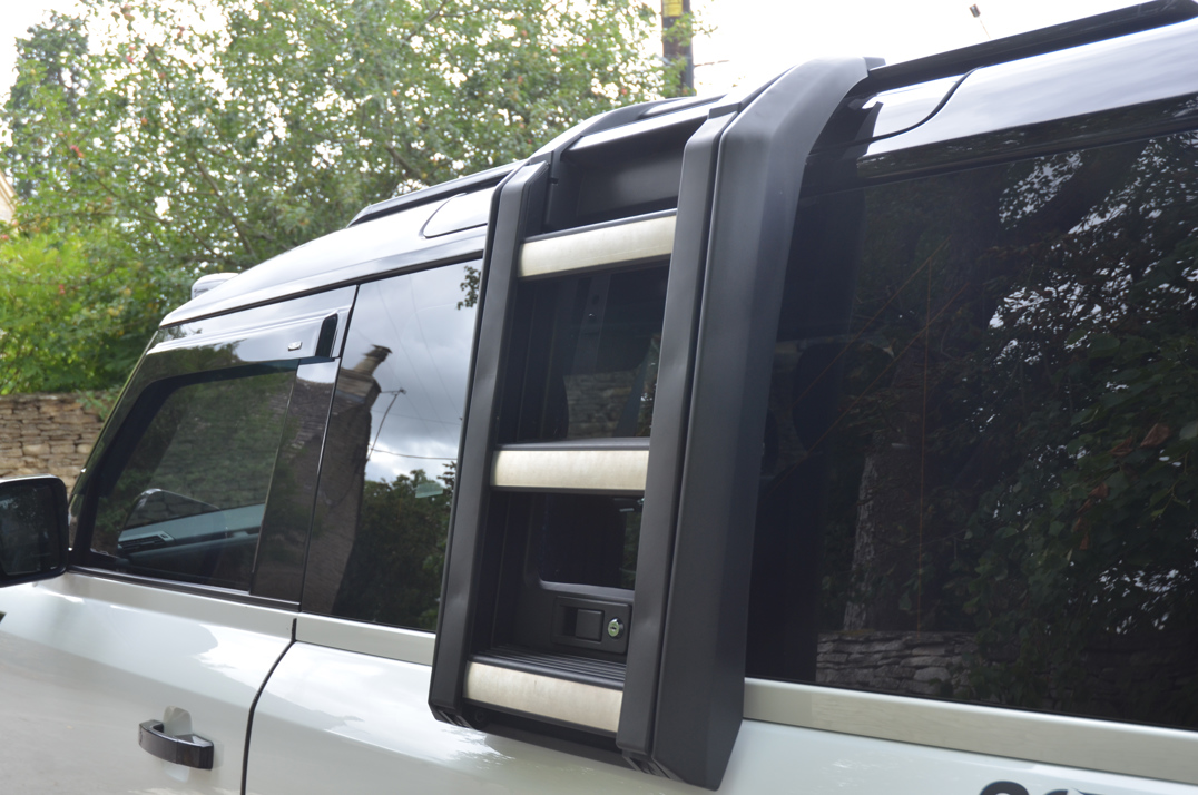 Land Rover Defender 90 3.0 250M MHEV Urban Edition gallery image 36